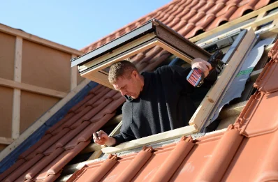 Pose de fenêtres de toit Velux à Ville